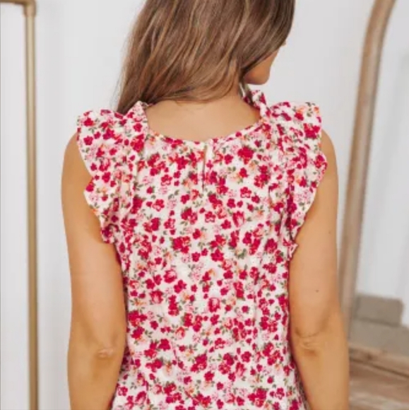 ♥️New Red floral print mock neck top - Picture 6 of 16